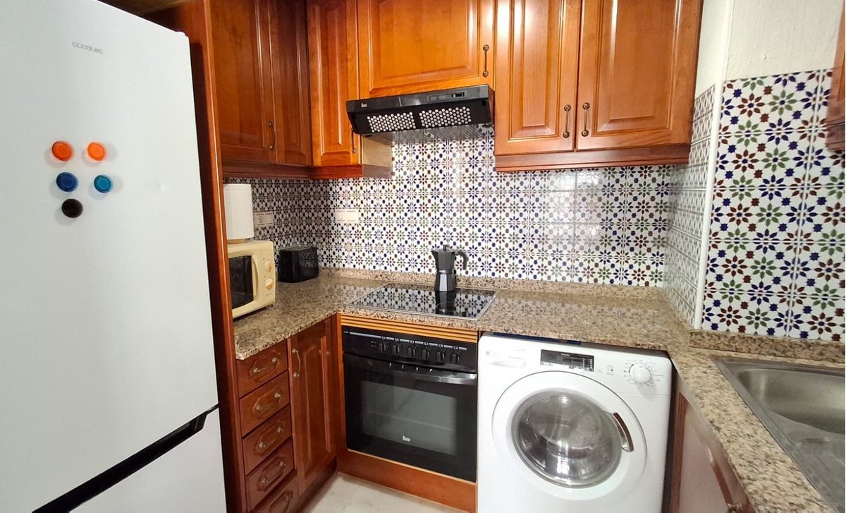 2 Bed Ground Floor Apartment in Playa de los Locos