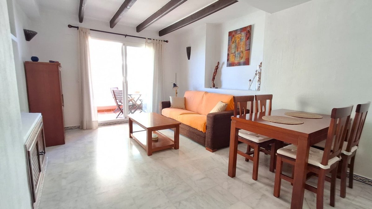 2 Bed Ground Floor Apartment in Playa de los Locos