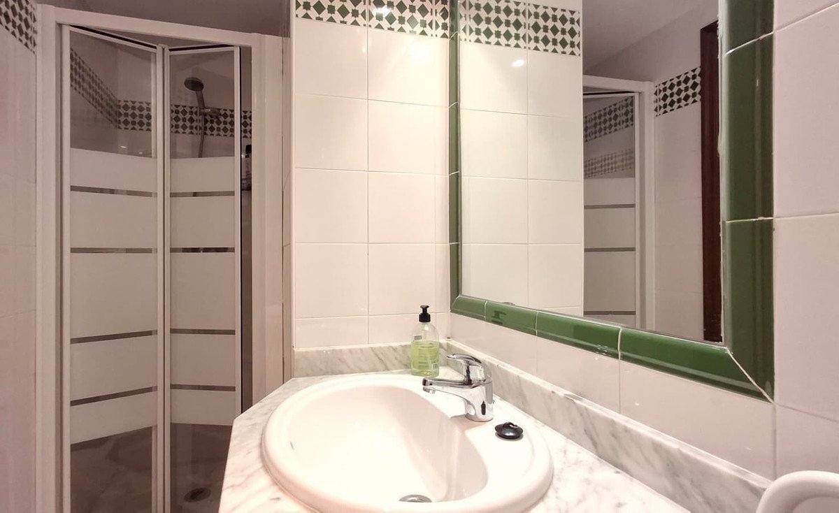 2 Bed Ground Floor Apartment in Playa de los Locos