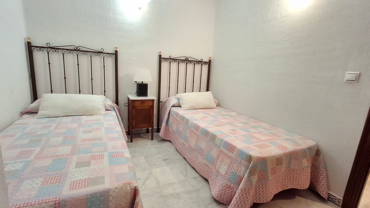 2 Bed Ground Floor Apartment in Playa de los Locos