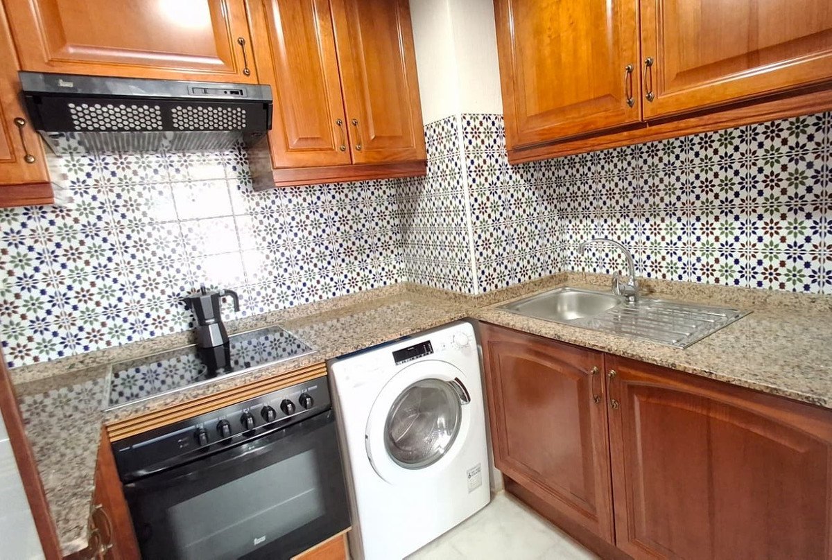 2 Bed Ground Floor Apartment in Playa de los Locos