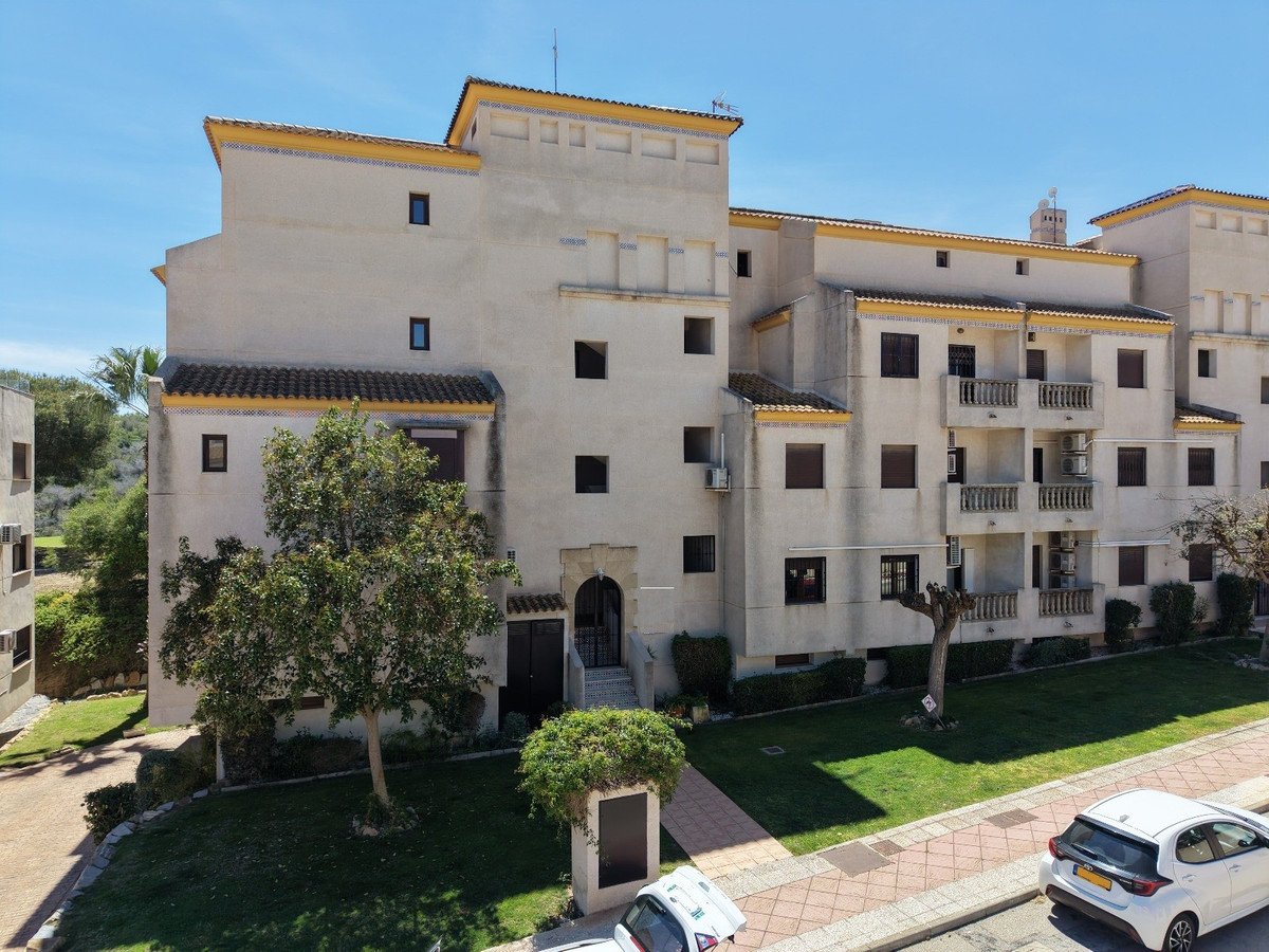 3 Bed Duplex in Las Ramblas Golf
