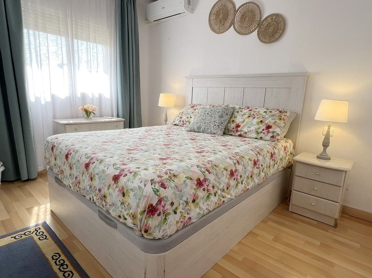 2 Bed Middle Floor Apartment in Riviera del Sol
