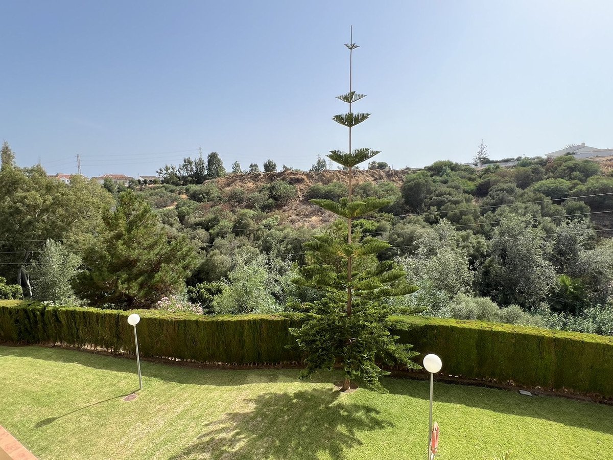 2 Bed Middle Floor Apartment in Riviera del Sol