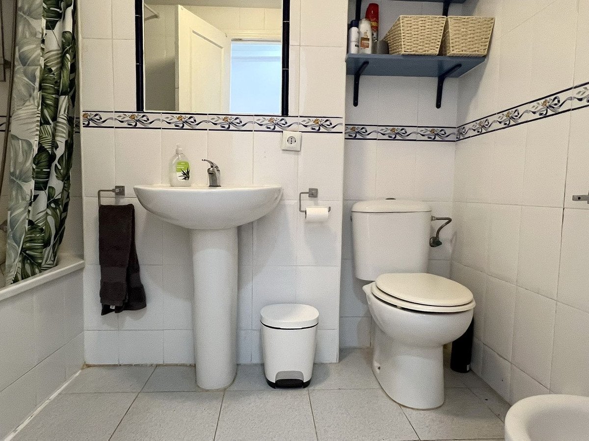 2 Bed Middle Floor Apartment in Riviera del Sol