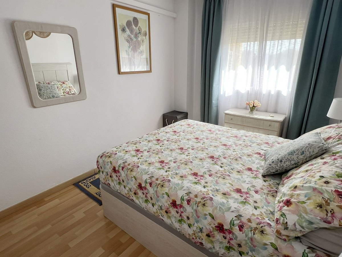 2 Bed Middle Floor Apartment in Riviera del Sol