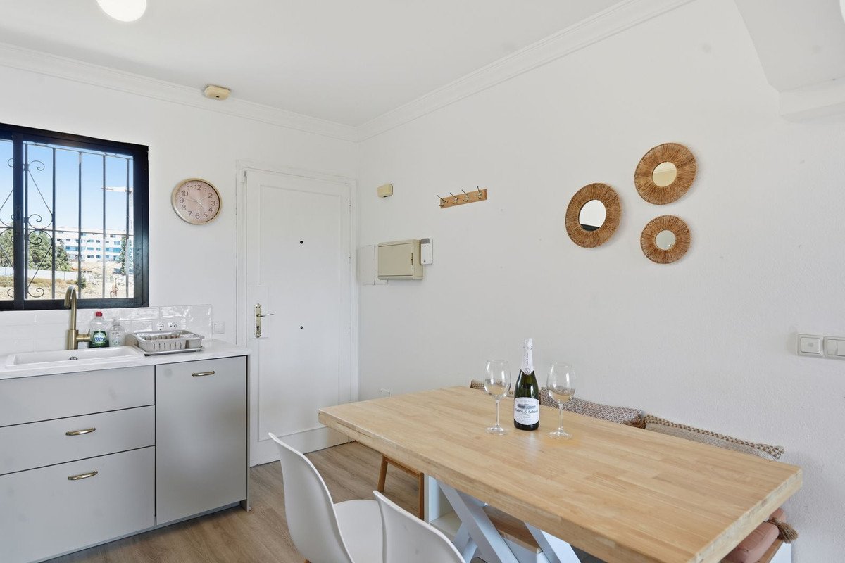 2 Bed Top Floor Apartment in El Chaparral