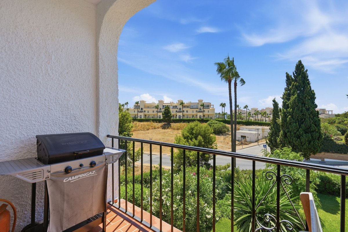 2 Bed Top Floor Apartment in El Chaparral