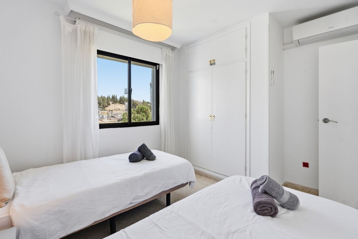 2 Bed Top Floor Apartment in El Chaparral