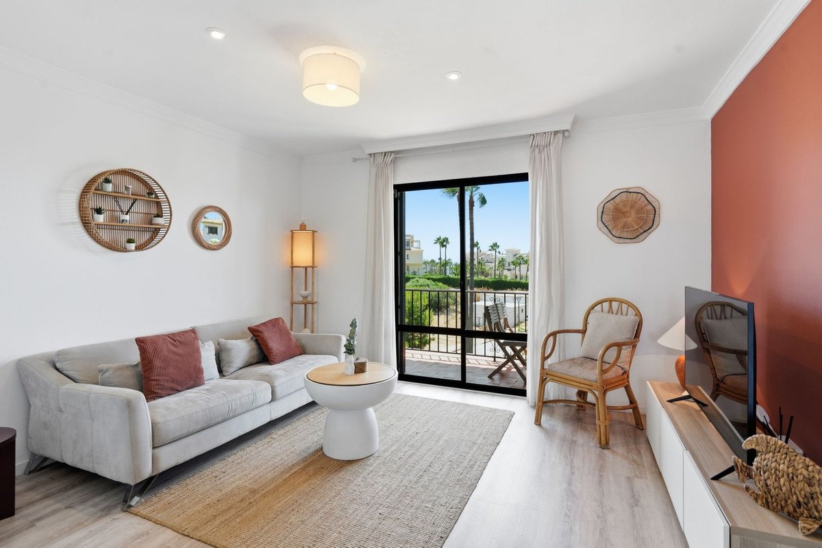 2 Bed Top Floor Apartment in El Chaparral