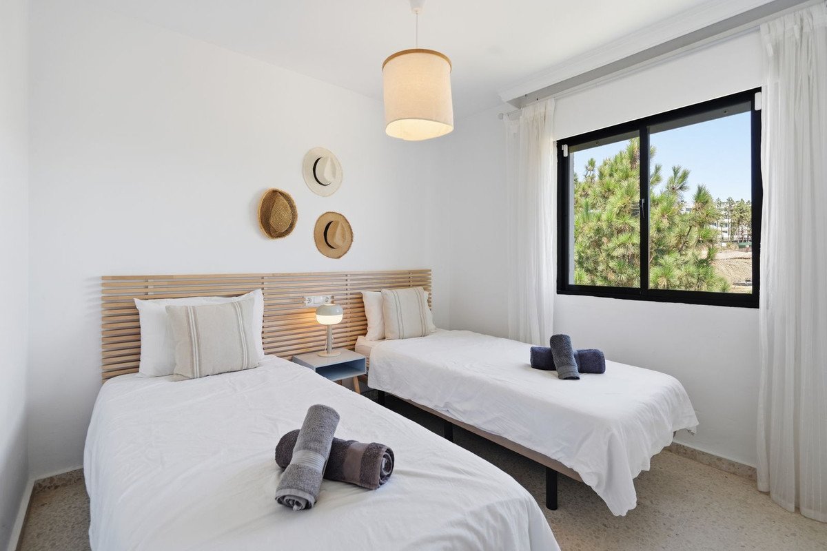 2 Bed Top Floor Apartment in El Chaparral