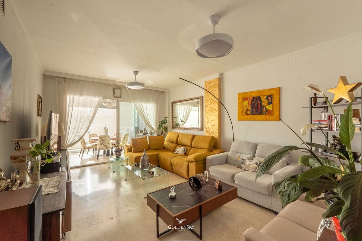 3 Bed Middle Floor Apartment in Riviera del Sol