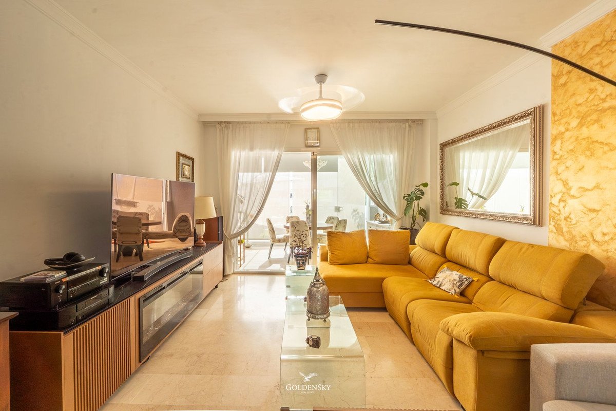 3 Bed Middle Floor Apartment in Riviera del Sol