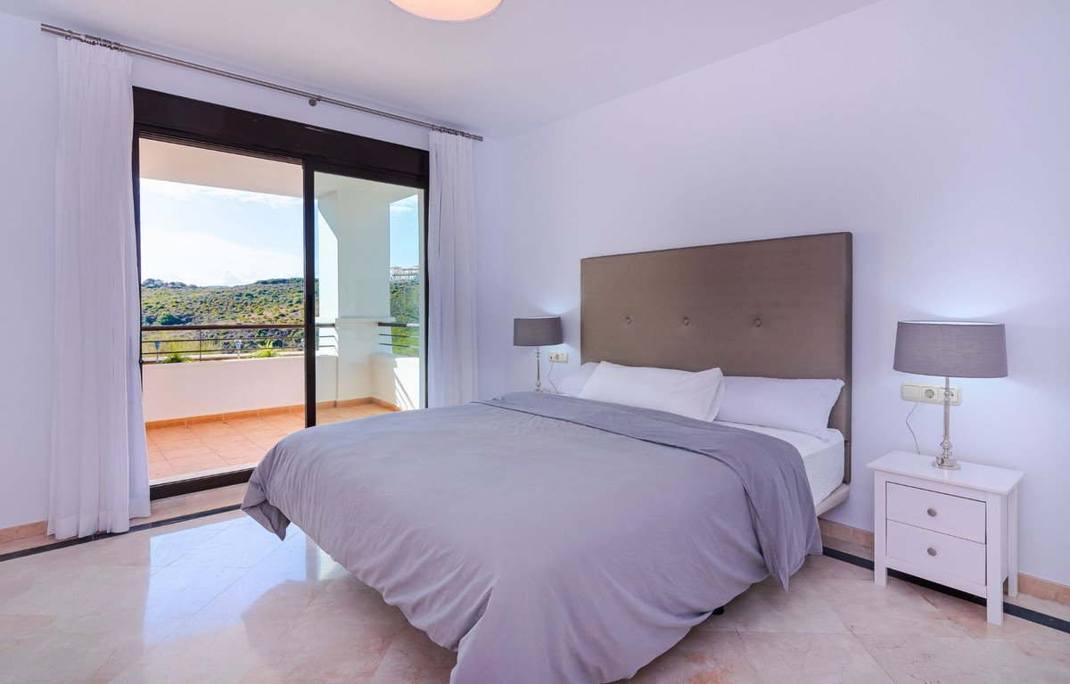 3 Bed Middle Floor Apartment in Casares Playa