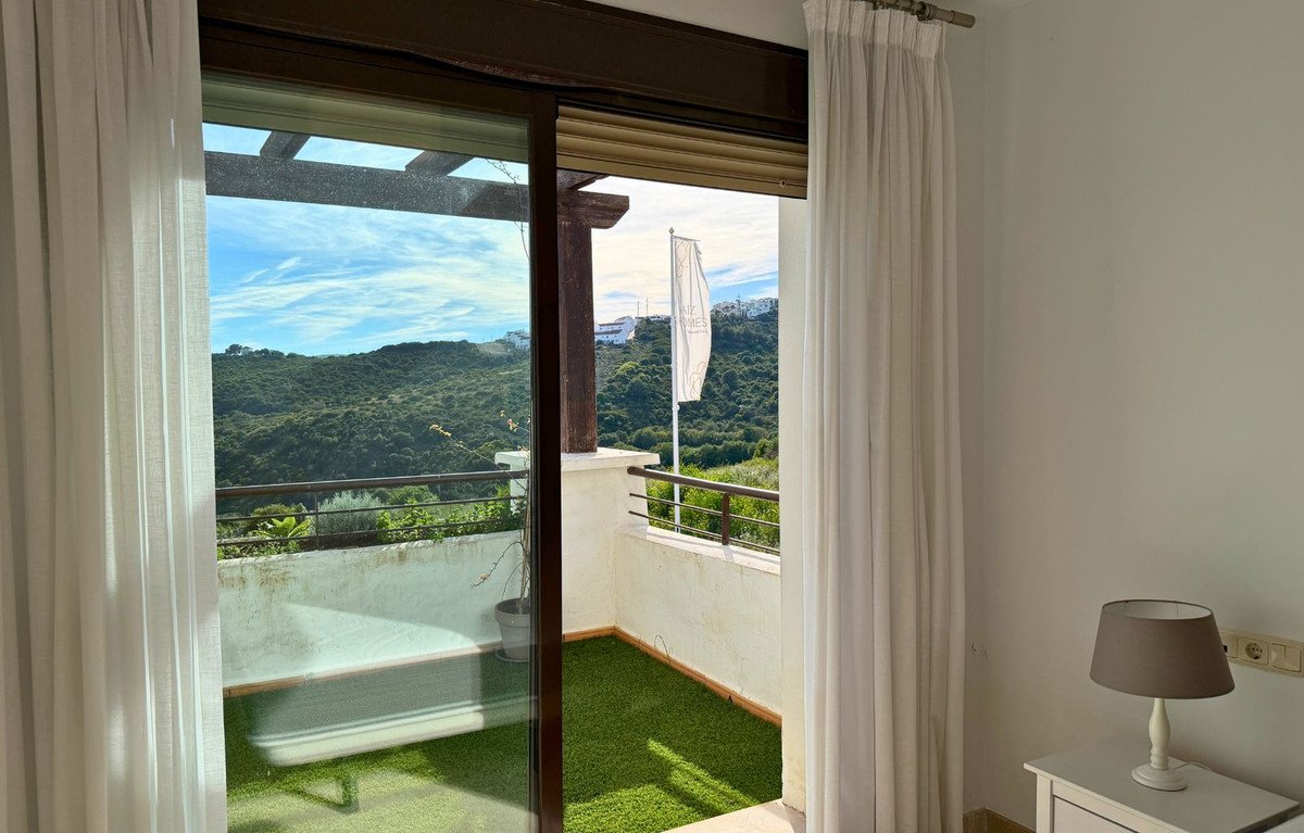 3 Bed Middle Floor Apartment in Casares Playa