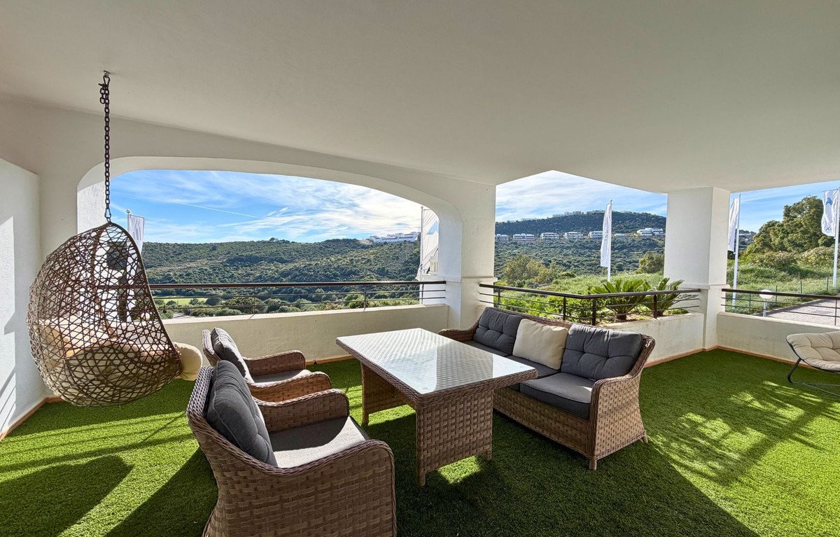 3 Bed Middle Floor Apartment in Casares Playa