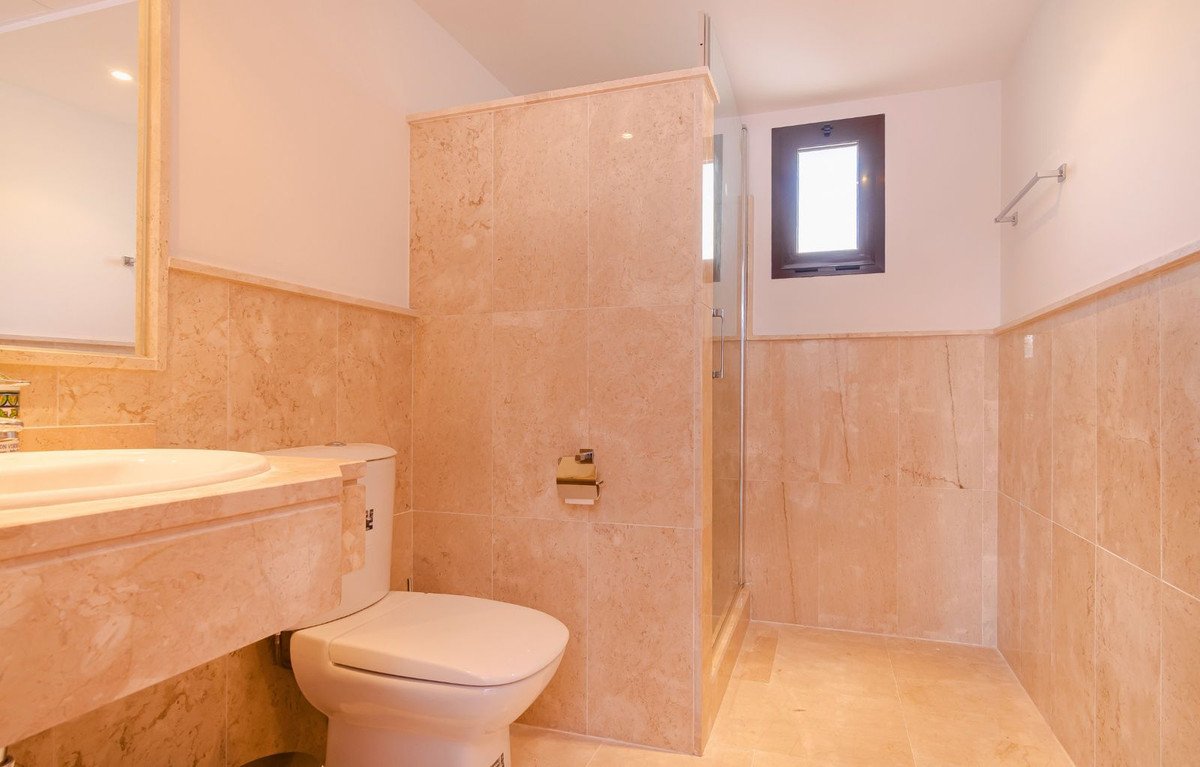 3 Bed Middle Floor Apartment in Casares Playa