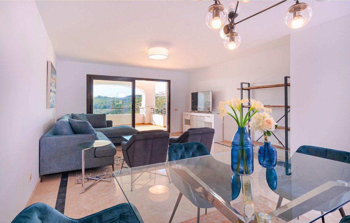 3 Bed Middle Floor Apartment in Casares Playa