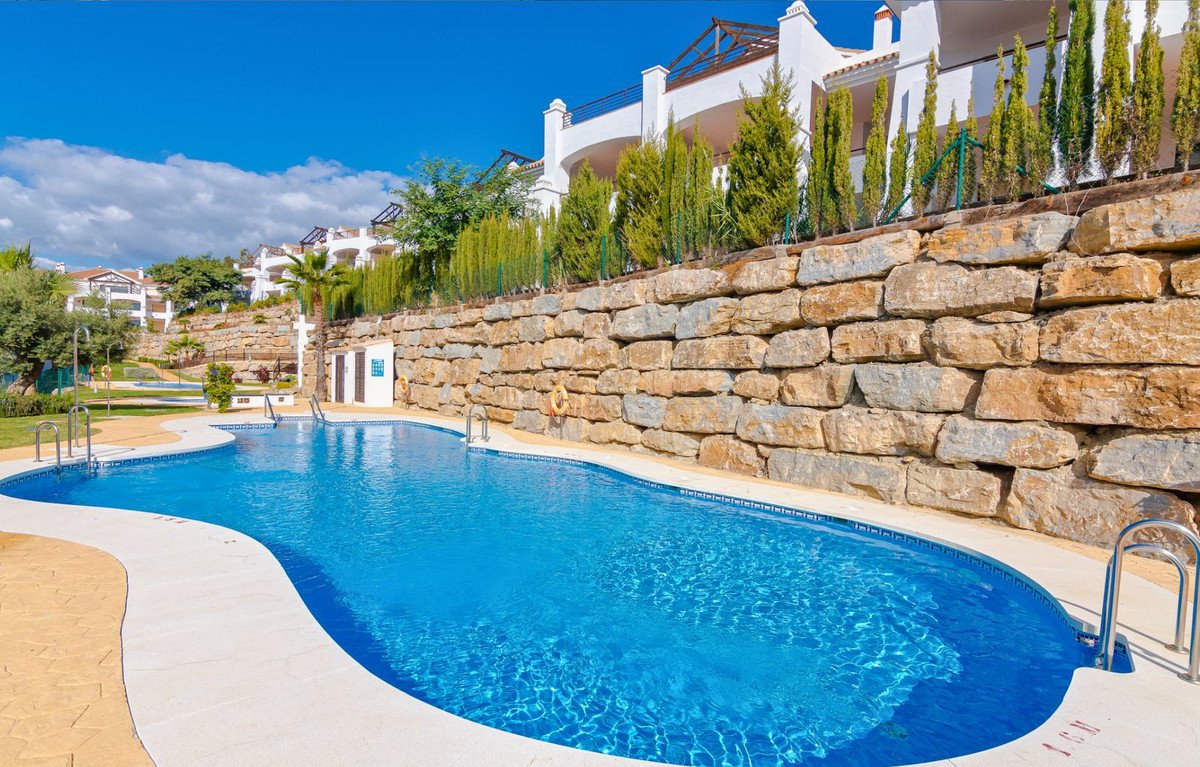 3 Bed Middle Floor Apartment in Casares Playa