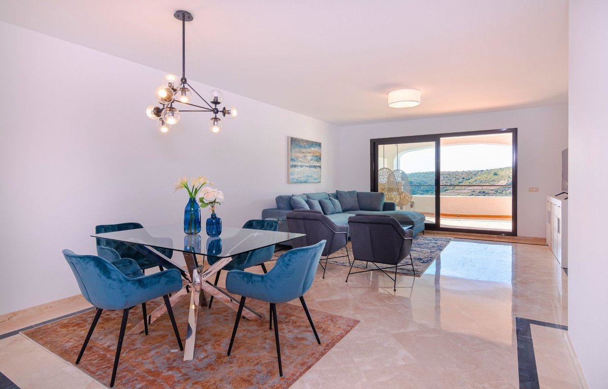 3 Bed Middle Floor Apartment in Casares Playa