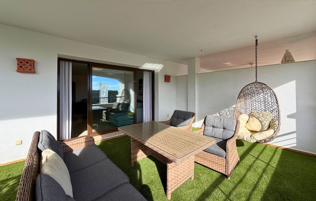 3 Bed Middle Floor Apartment in Casares Playa