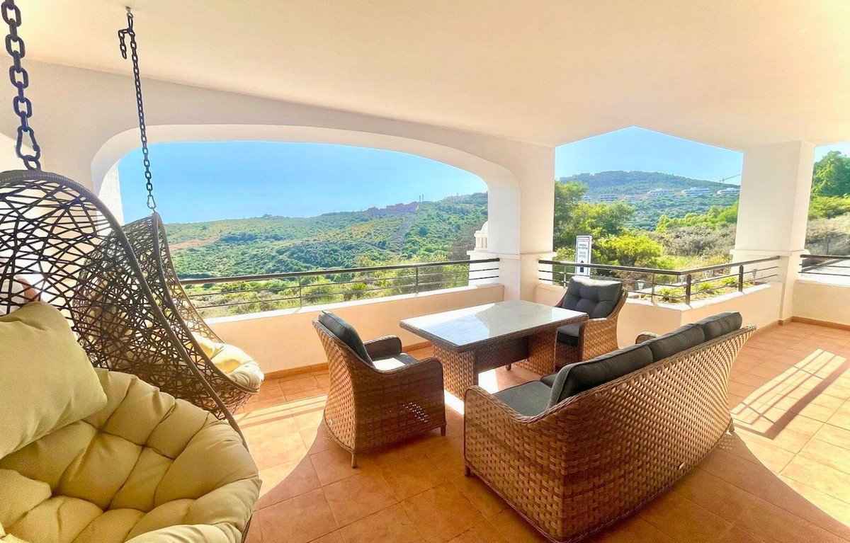 3 Bed Middle Floor Apartment in Casares Playa