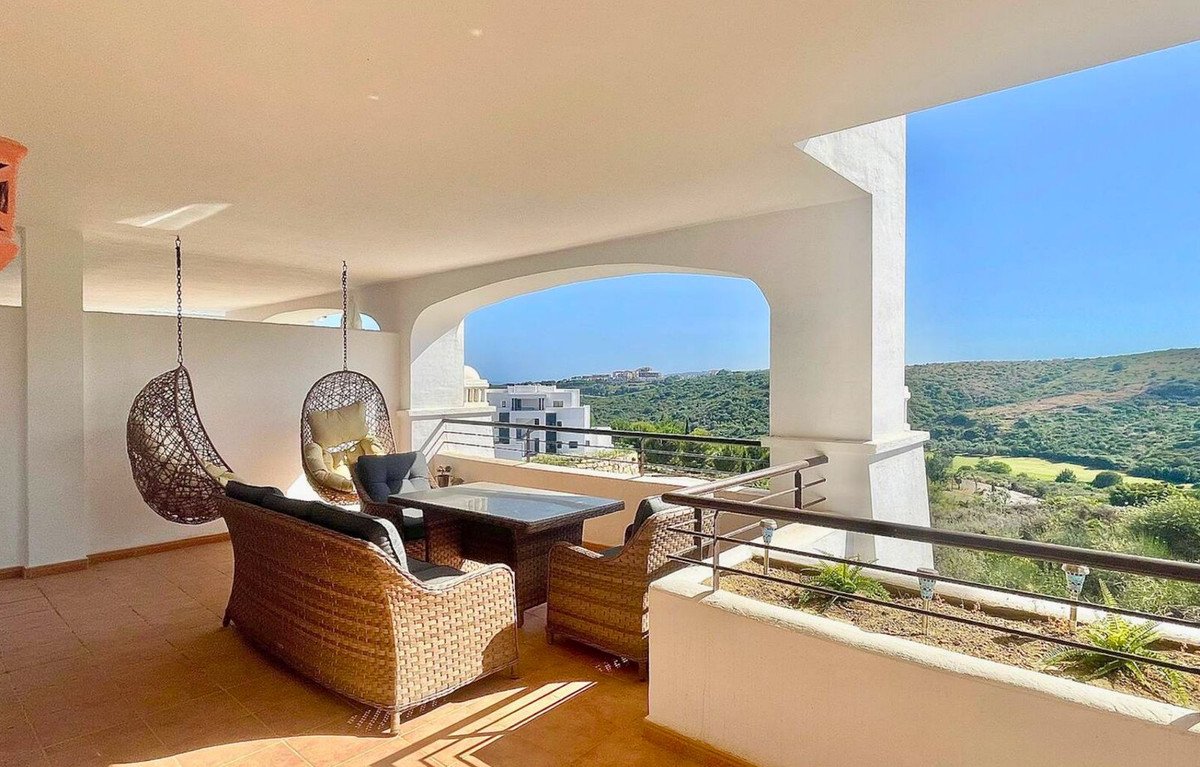 3 Bed Middle Floor Apartment in Casares Playa