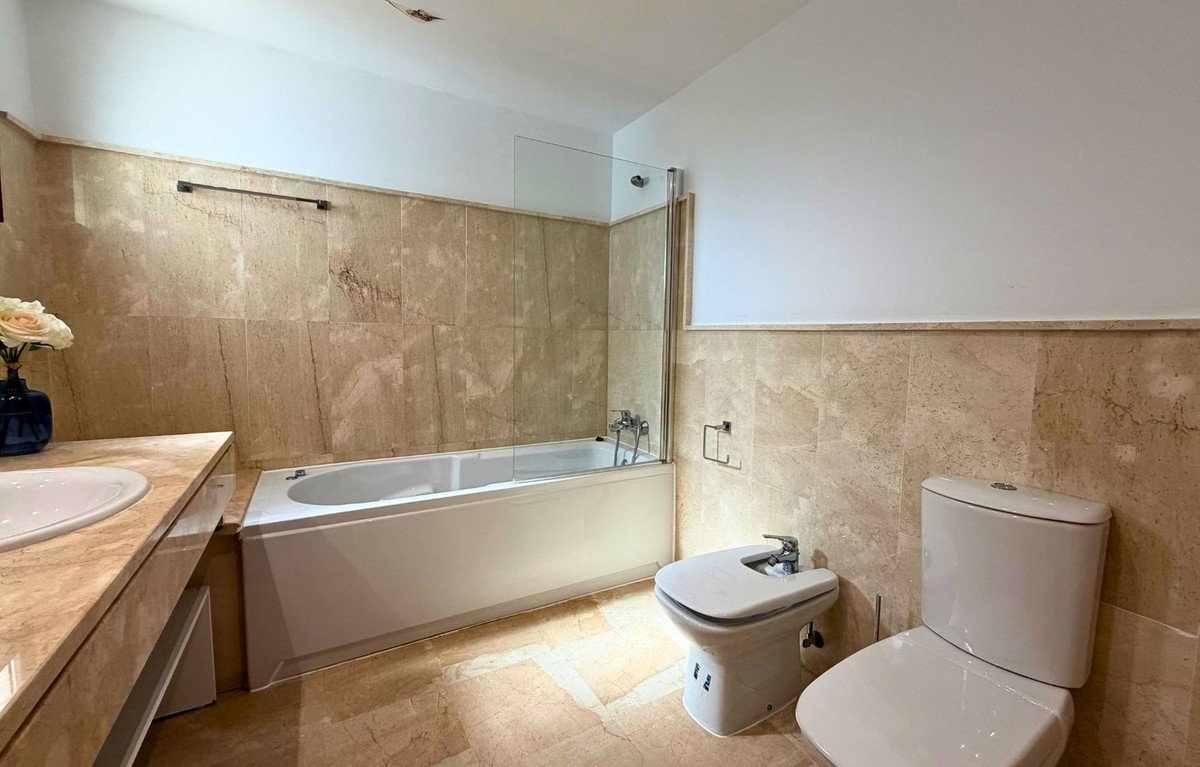 3 Bed Middle Floor Apartment in Casares Playa