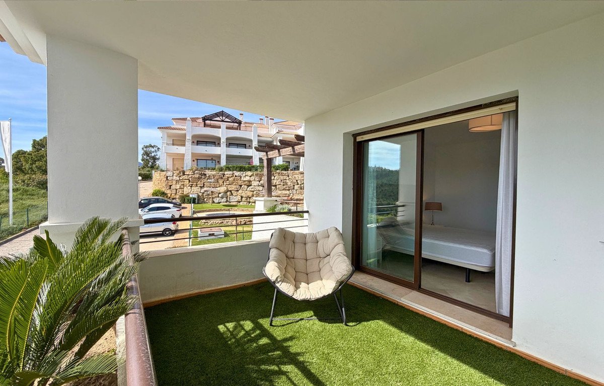 3 Bed Middle Floor Apartment in Casares Playa