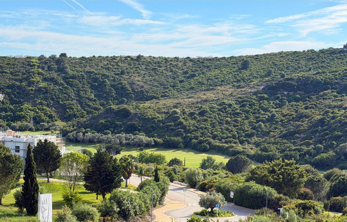 3 Bed Middle Floor Apartment in Casares Playa