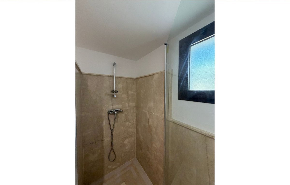 3 Bed Middle Floor Apartment in Casares Playa