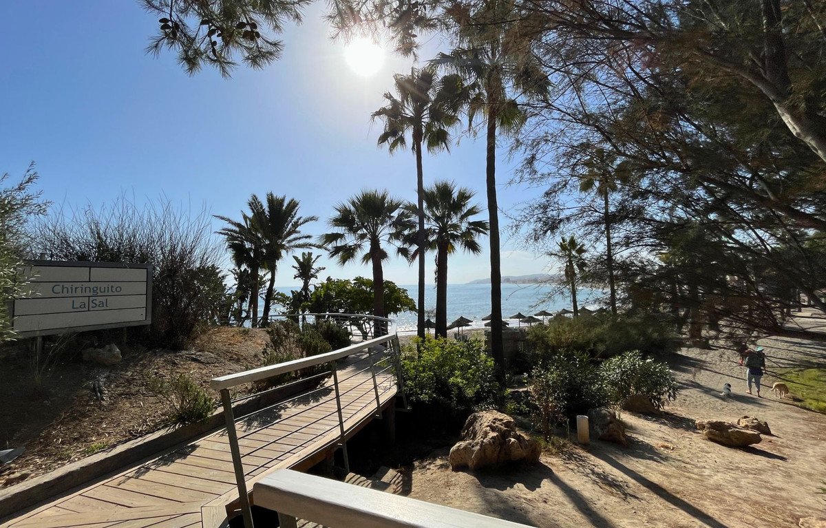 3 Bed Middle Floor Apartment in Casares Playa