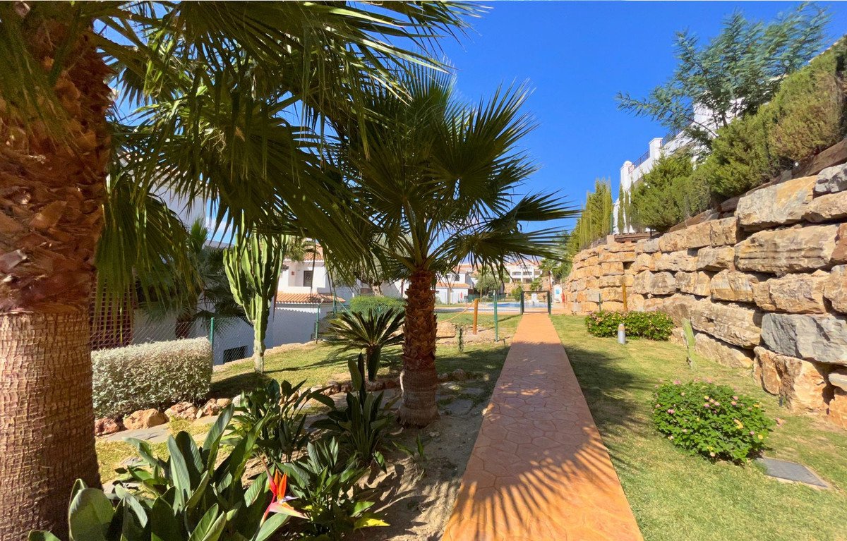 3 Bed Middle Floor Apartment in Casares Playa