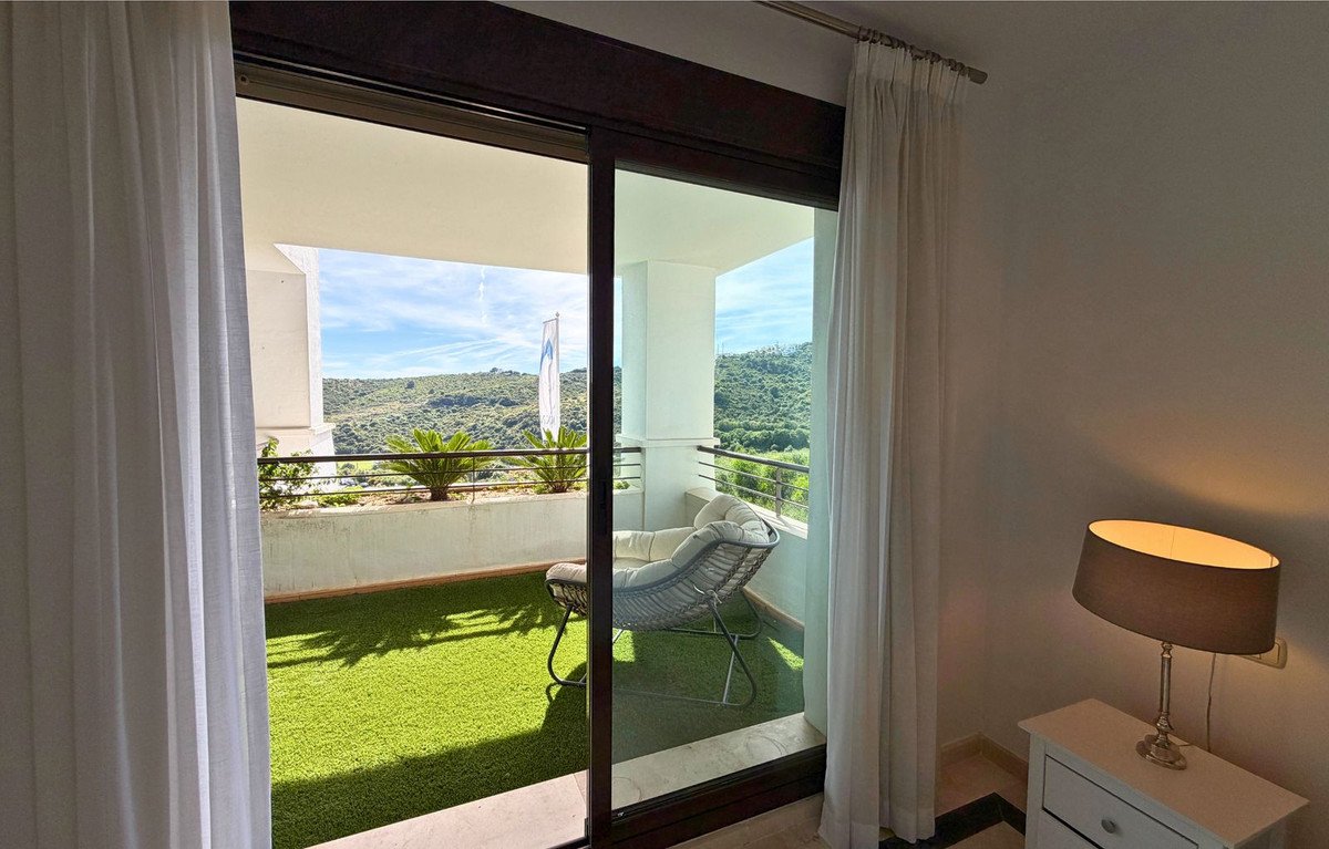 3 Bed Middle Floor Apartment in Casares Playa