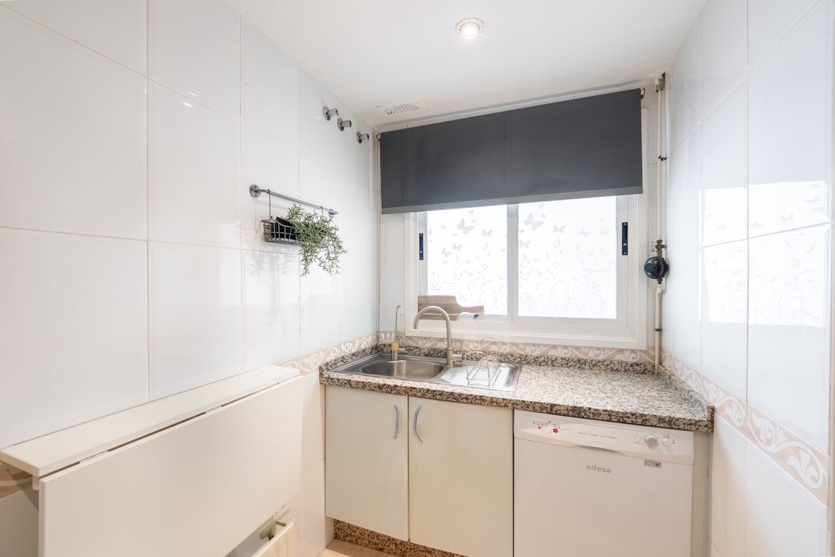 2 Bed Middle Floor Apartment in San Pedro de Alcántara