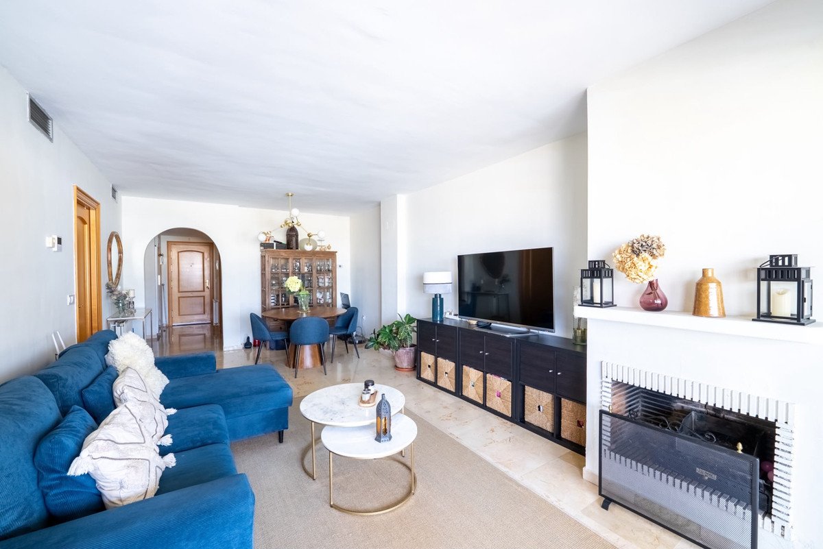 2 Bed Middle Floor Apartment in San Pedro de Alcántara