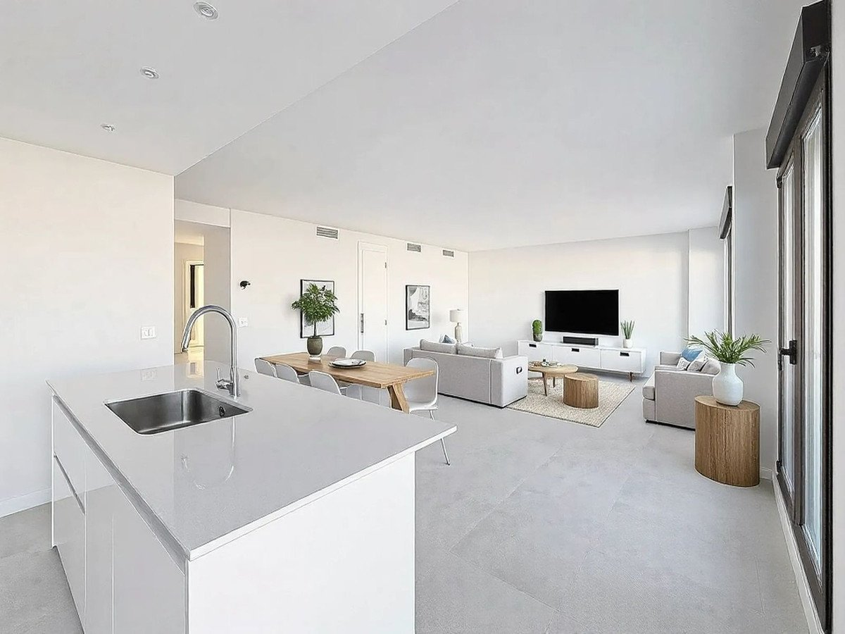 3 Bed Top Floor Apartment in Estepona