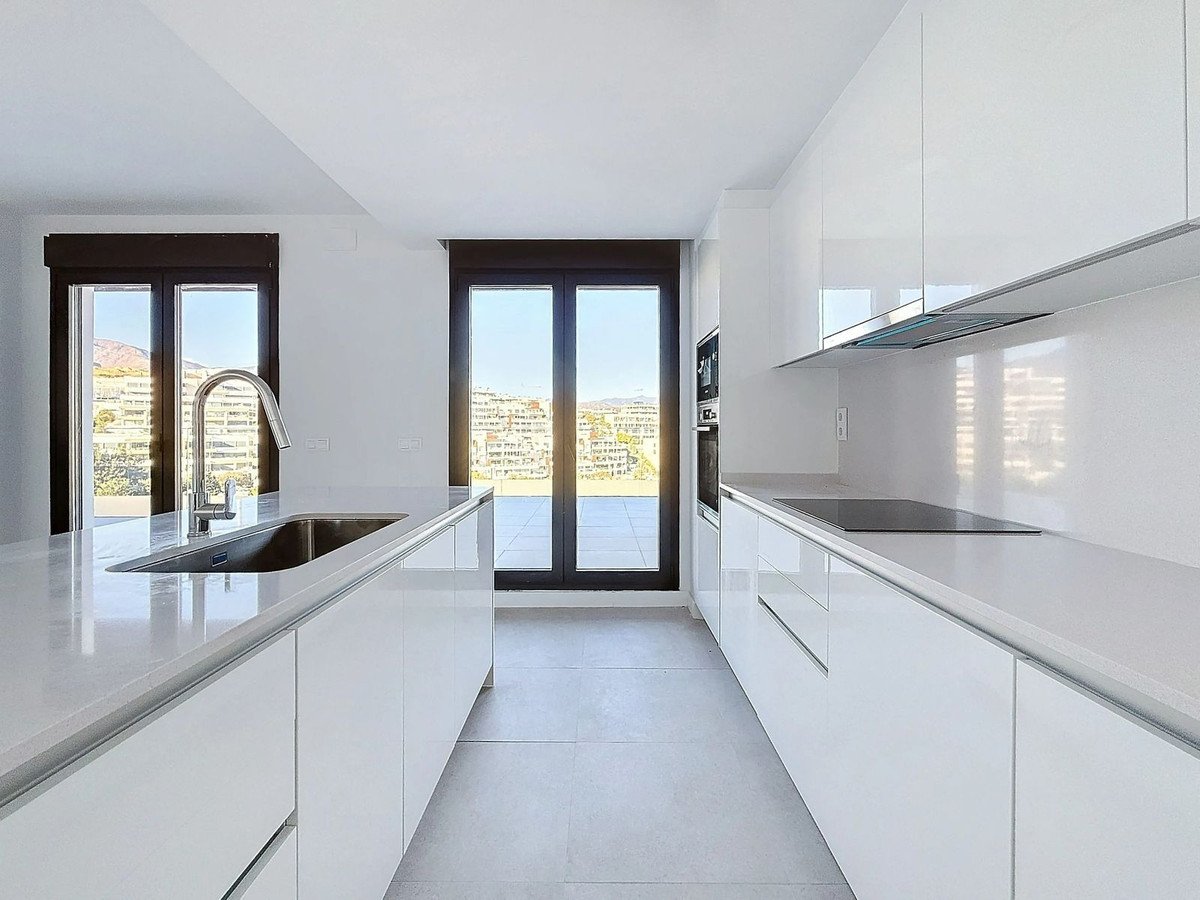 3 Bed Top Floor Apartment in Estepona