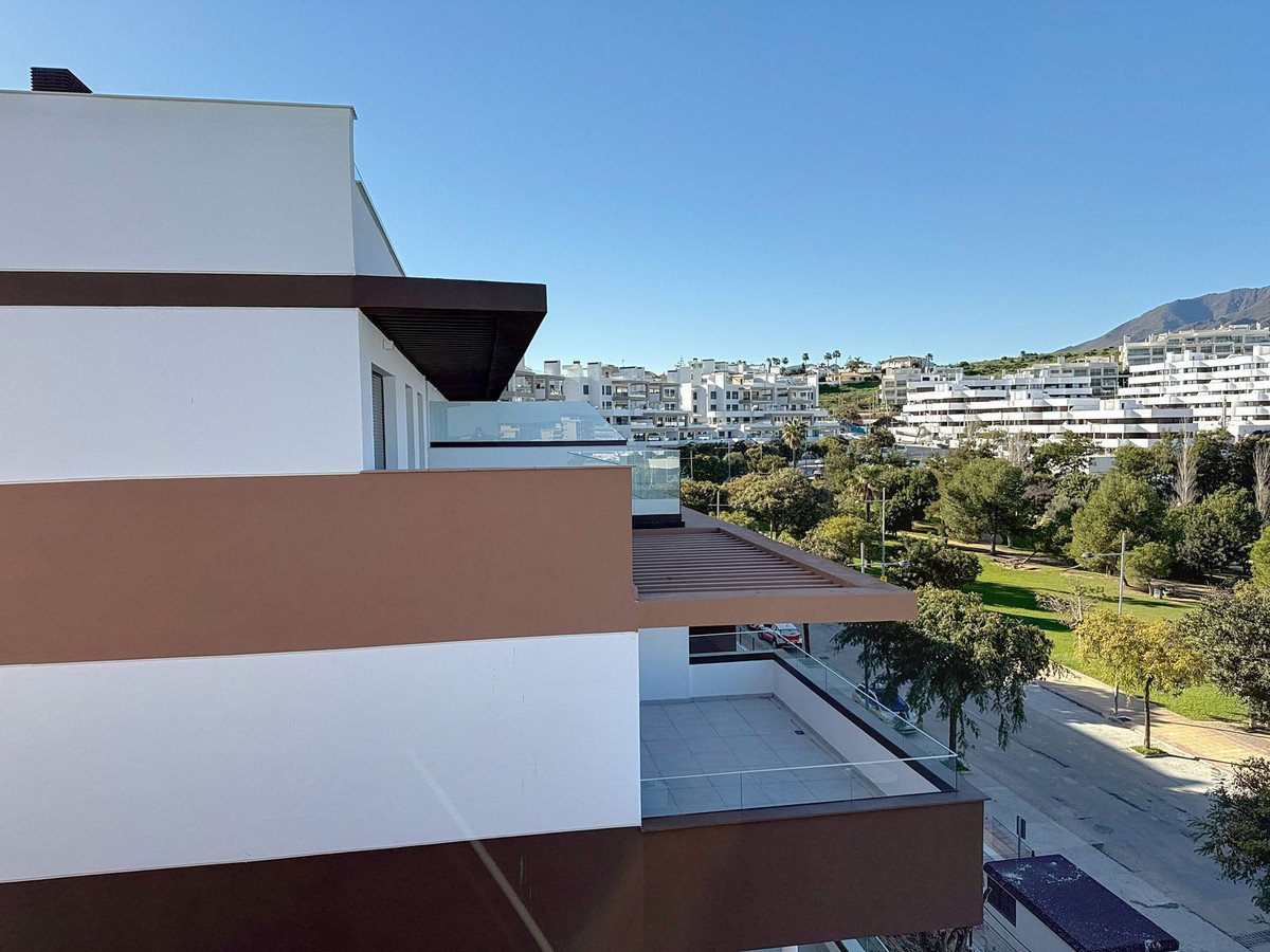 3 Bed Top Floor Apartment in Estepona