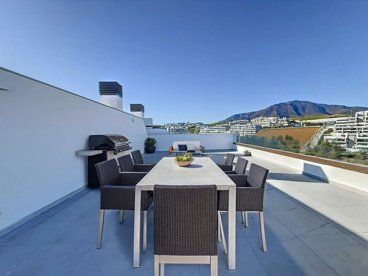 3 Bed Top Floor Apartment in Estepona