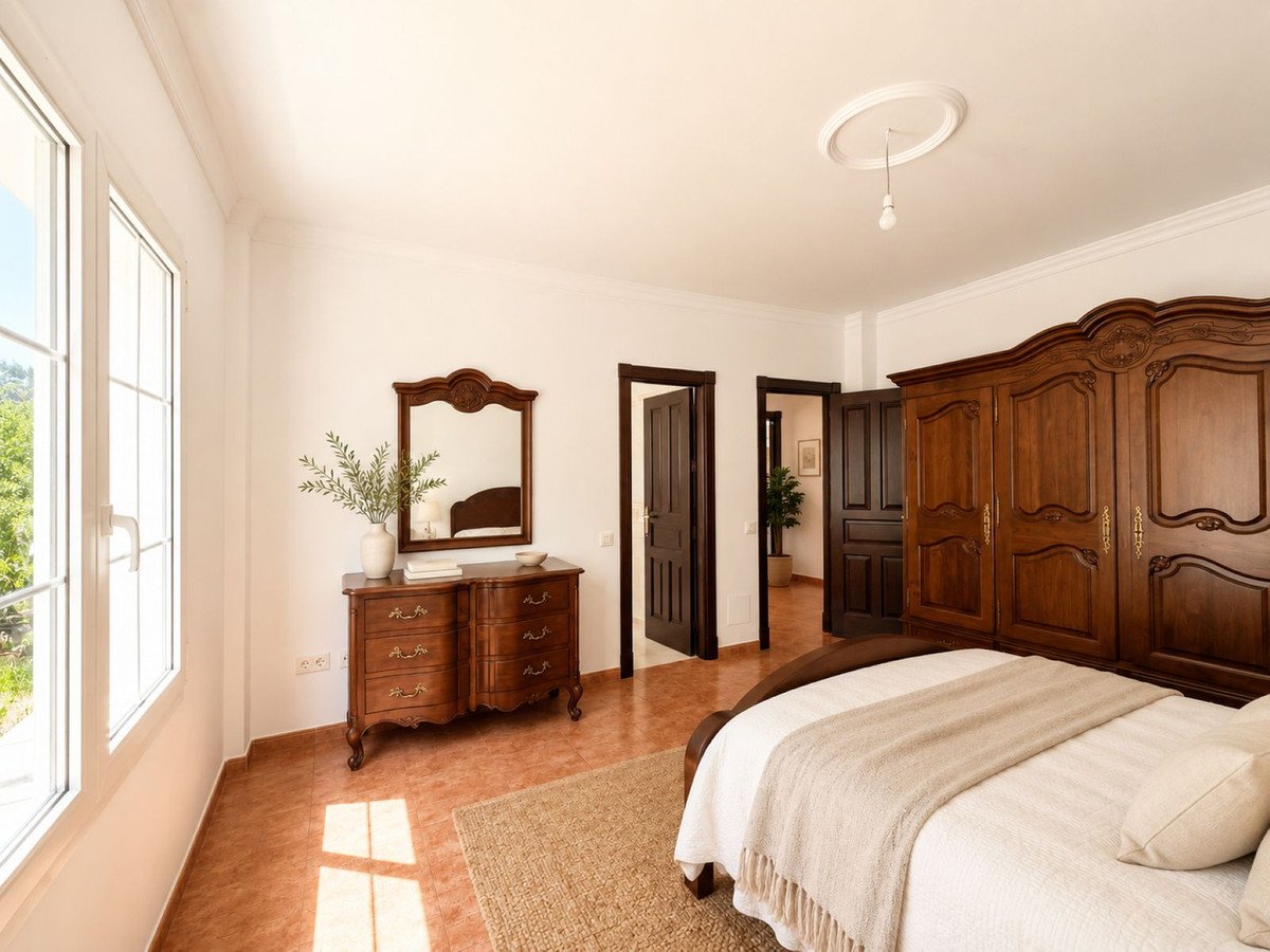 3 Bed Detached Villa in Estepona