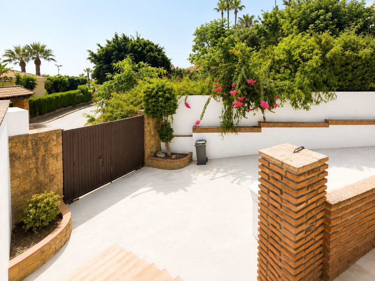 3 Bed Detached Villa in Estepona