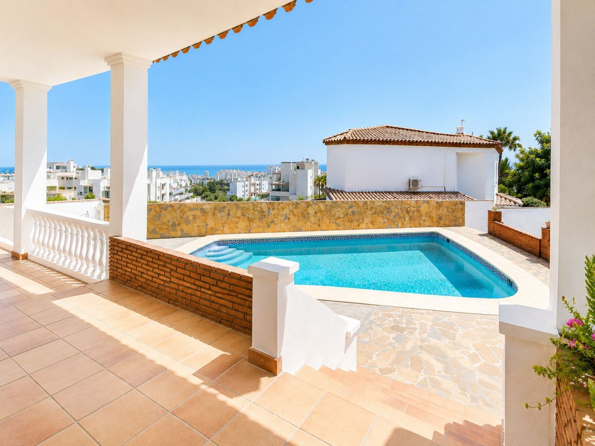 3 Bed Detached Villa in Estepona