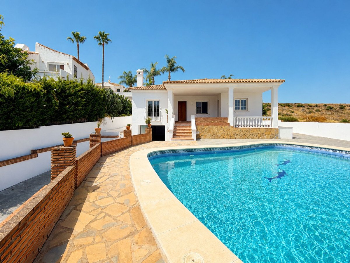 3 Bed Detached Villa in Estepona