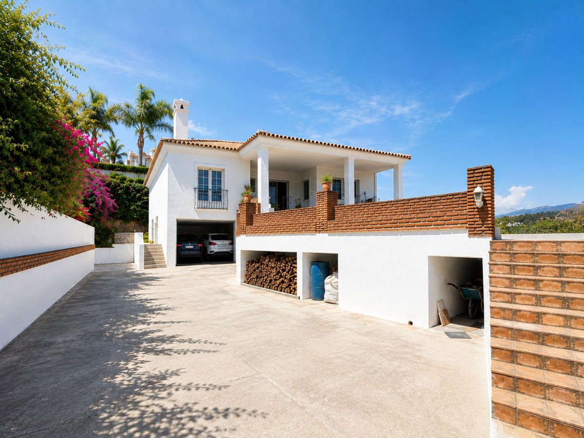 3 Bed Detached Villa in Estepona