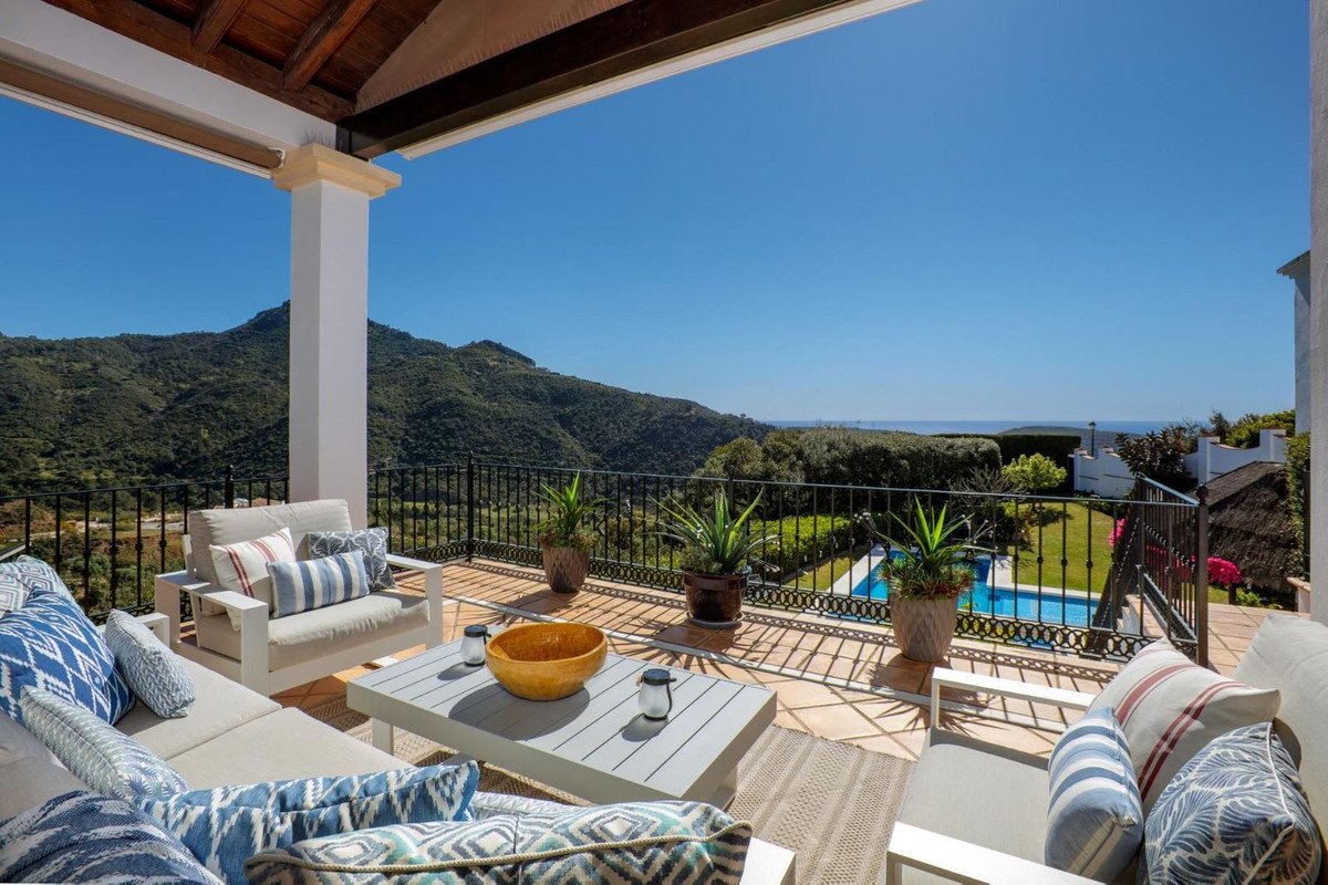 4 Bed Detached Villa in Benahavís