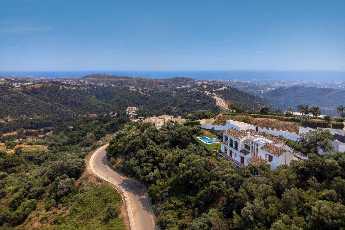 4 Bed Detached Villa in Benahavís