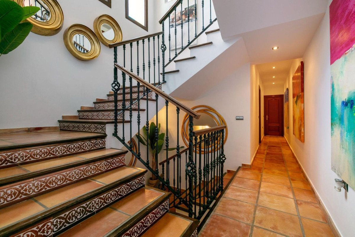 4 Bed Detached Villa in Benahavís