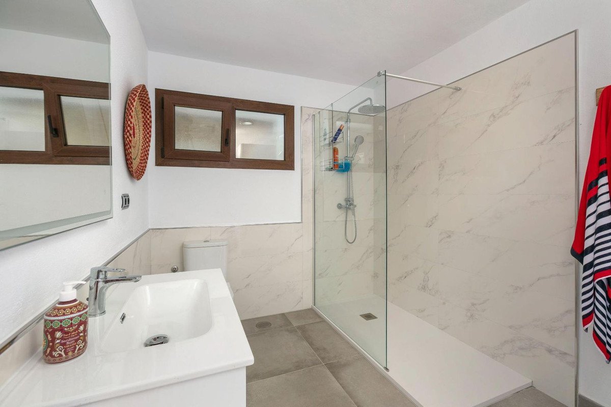 4 Bed Detached Villa in Benahavís