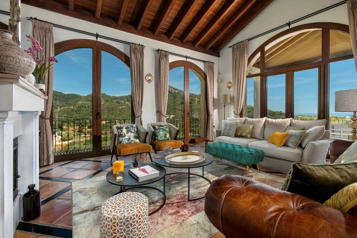 4 Bed Detached Villa in Benahavís